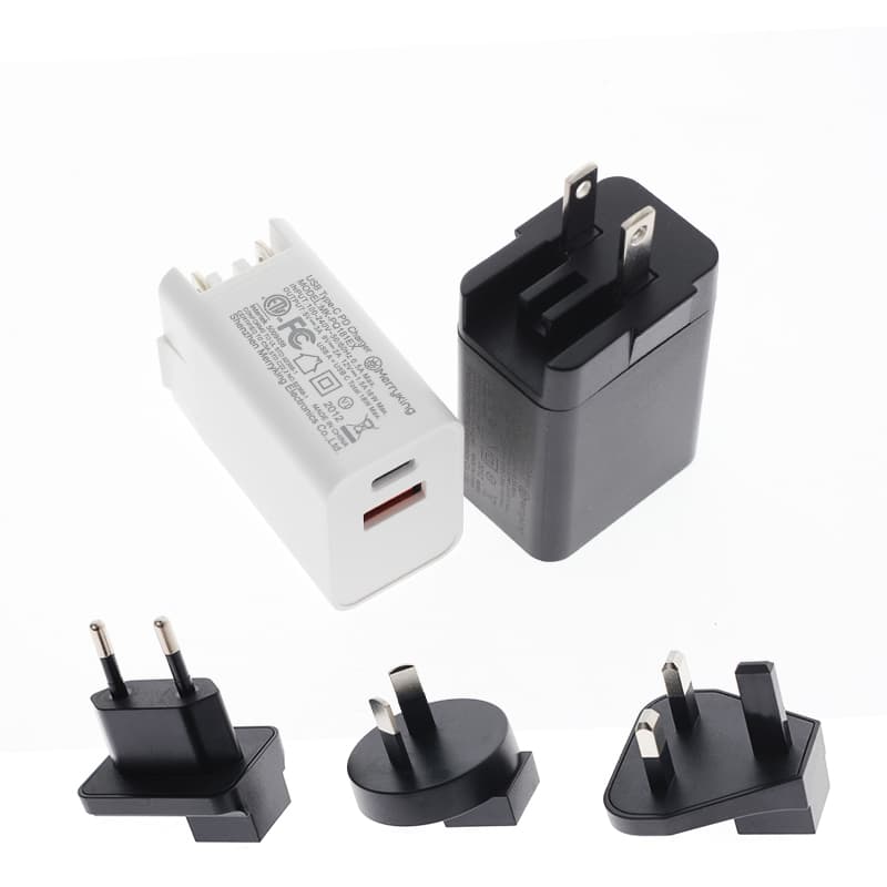 Interchangeable Plug PD 20W USB A Type C Fast Charger